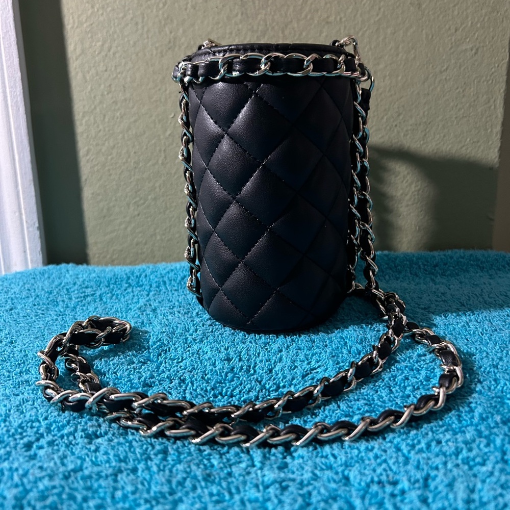 White House Black Market Crossbody Black Quilted Bottle Bag Holder